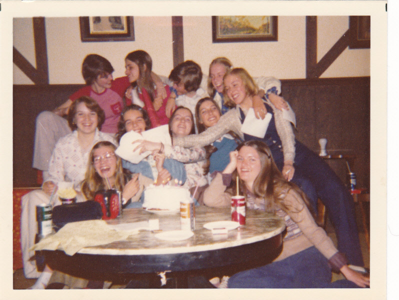 Do you recognize these people? - HWW Reunion 1975